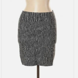 NWOT BCBGMaxAzria Stretch Skirt NEW black & white stripe size Large